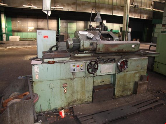 Used WMW DDR SU 200x800 Grinder for shafts for Sale (Auction Premium) | NetBid Industrial Auctions